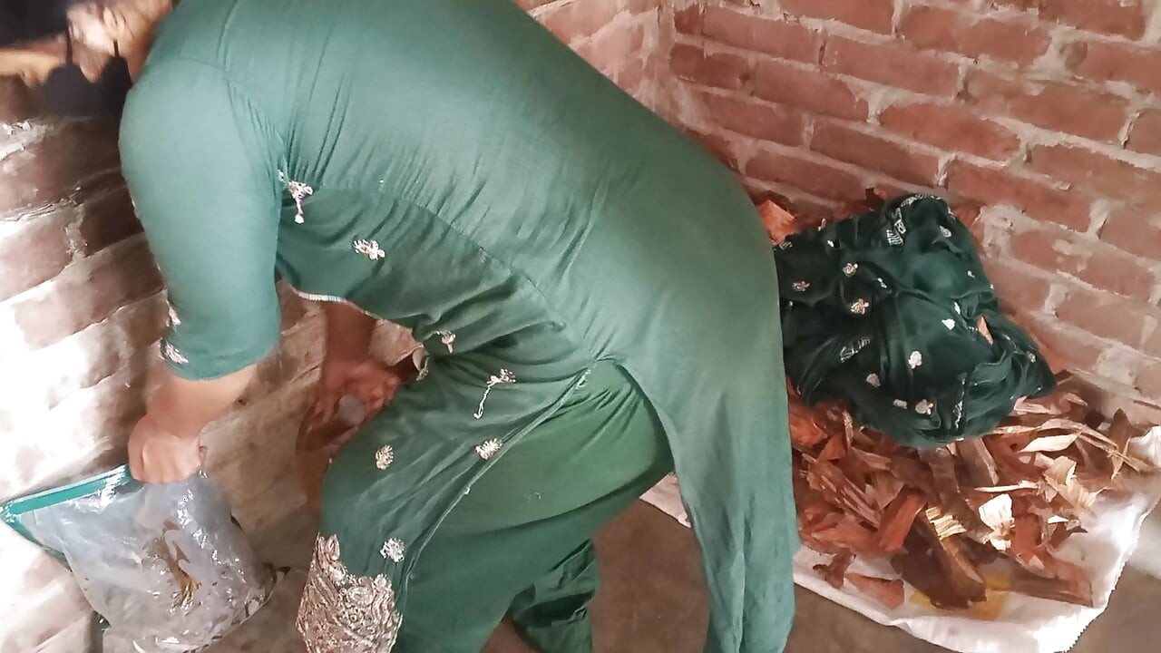 Hermanastro hermanastra hermanastra mayor con solo por primera vez en casa