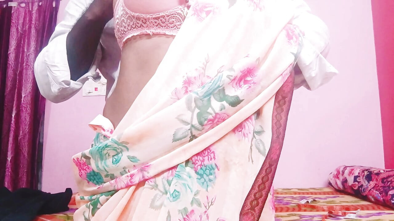 Inderin schöne sari bhabi fickt schneider, telugu dirtytalk. Schneider-sex.