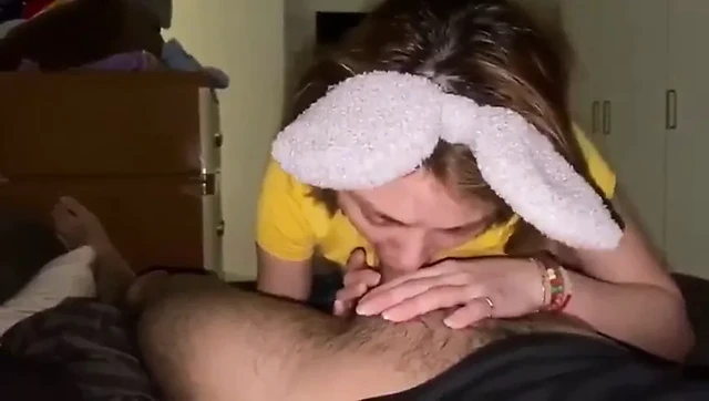 GF give blow job to big Dick
