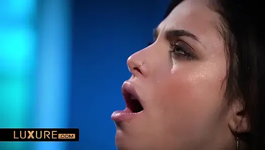 A night of fetishes with Clara Mia