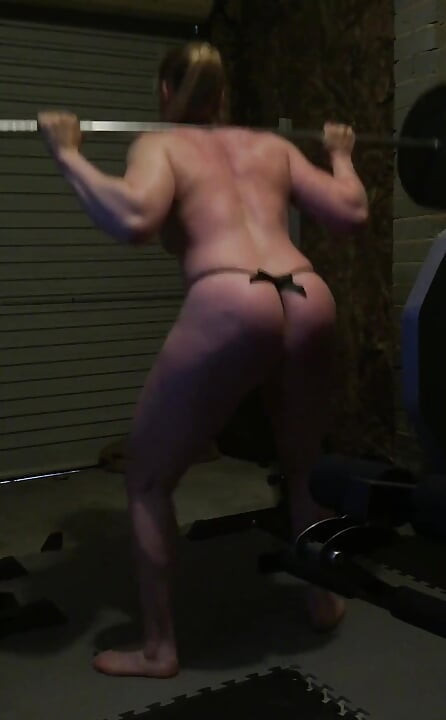 تجريب فاتنة ومؤخرتها العضلية القاسية - الجزء 18