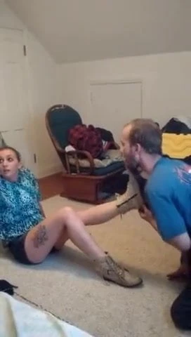 Ballbusting tình nhân làm tại nhà mạng quan sát, mạng theo dõi