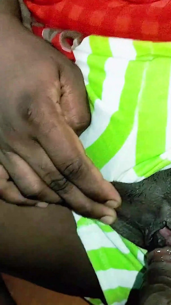 Adik tiri imut india yang cantik, seks hot xxx, obrolan bangla | Klip 1