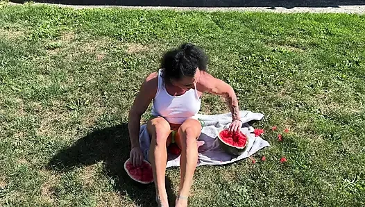 Muskel-MILf kandys wassermelone crushdominanz