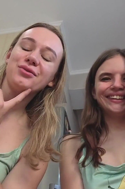 奶酪鸡巴涂片：射在臭的卡梅伯特身上!