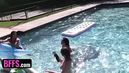 Bffs - keisha grey dan pacar nakalnya dengan bikini liar di musim panas di tepi kolam renang