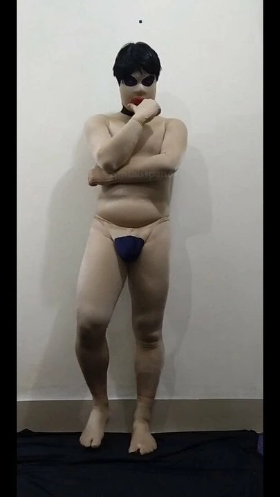 Zentai in tension never tell a lie
