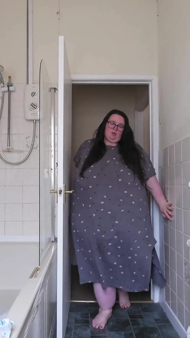 SSBBW Stripping in the Bathroom Fat Body Exploration