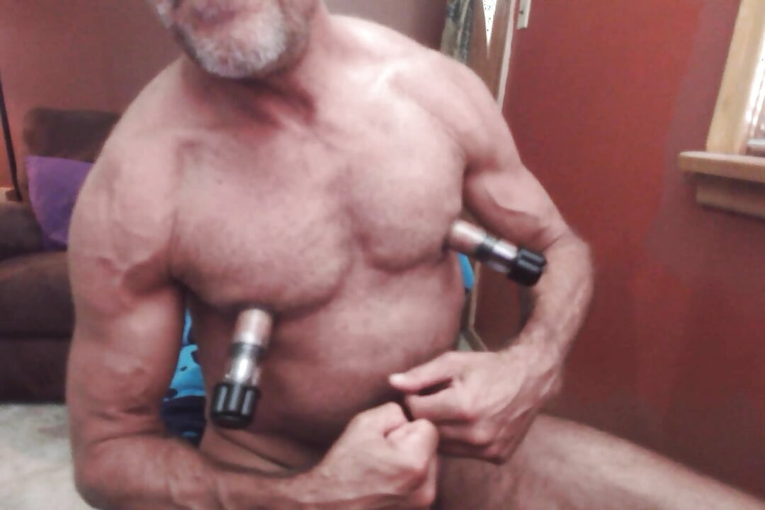مثلي الحلمة خنزير ضخ الحلمات ، ثني Pecs