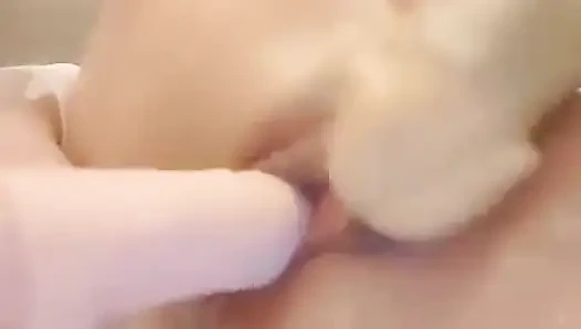 Dripping Oil on the Y-shirt and Making Pleasant Masturbation