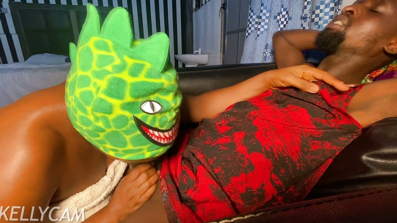VERY CRIPPING PUSSY THAT SQUIRT ALL THE TIME ON FUCKING