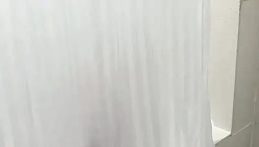 Ngintip gadis tobrut mandi berujung ketahuan