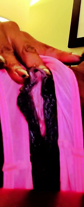 Onu gördüğünü biliyorum