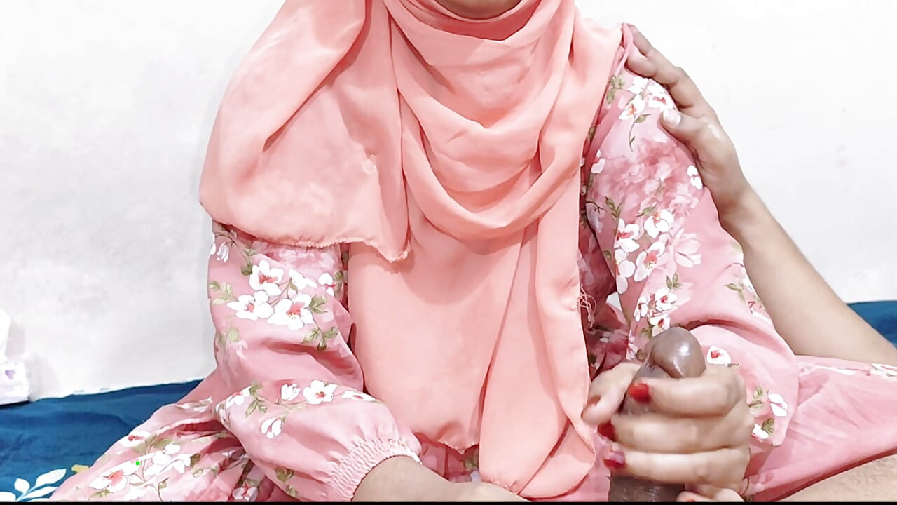 Indisk smuk hijabi svigerinde romantisk samtale med svoger og håndjob. (Full Bangla Audio) viral video.