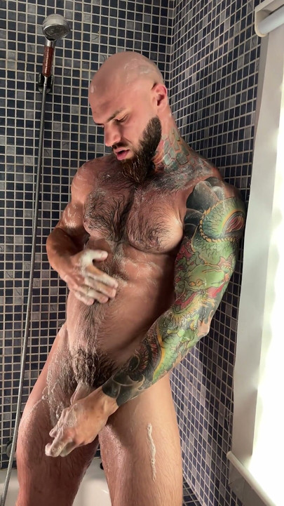 Wet Solo: Muscular Hairy Body in the Shower