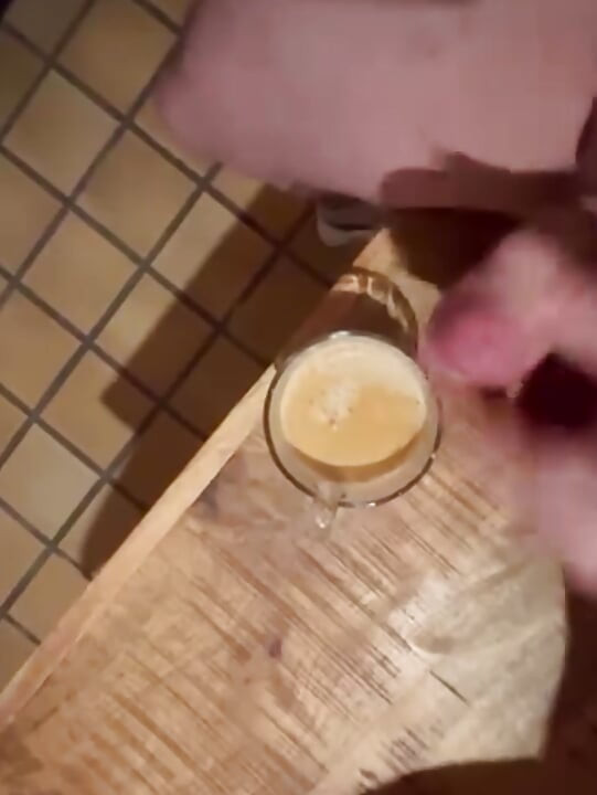 Young gay gives herself anal pleasure