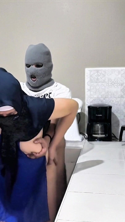 Istri muslim Indonesia berhijab yang cantik rasanya lebih enak daripada buah-buahan, dia adalah pasangan buatan… | Clip 3