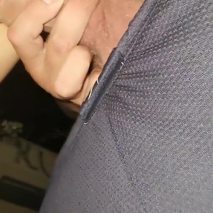 Puta francesa atrapada actuando como una puta en una calle