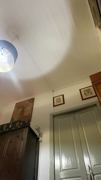 Absolument excitée, j’ai travaillé ma bite et mes couilles bien dures.2