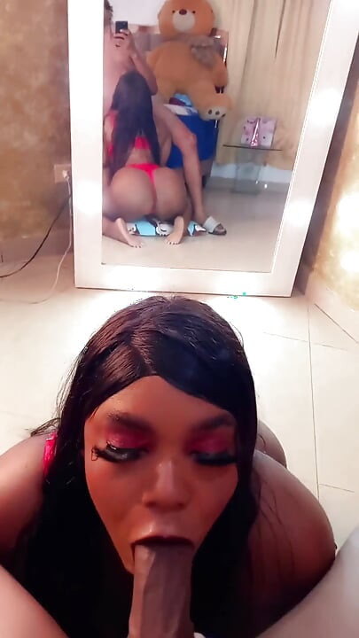 Cewek semok kulit hitam ini pengen banget ngentot kontolku, sebelum dientot dari belakang! (Lari)