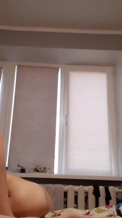Nezaboravan trenutak iz filma "Naša strejt cura naizmjence kuša naše pičke po prvi put"