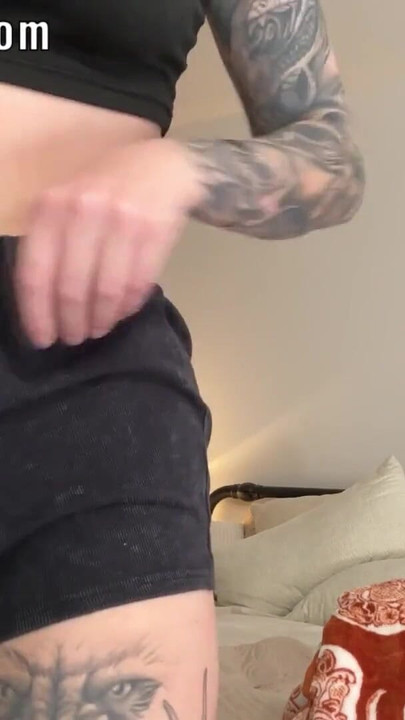 NO CUTS Elizabeth's Twerking in Shorts Try-On-Haul (She Twerks in ALL of the shorts) | Clip 1