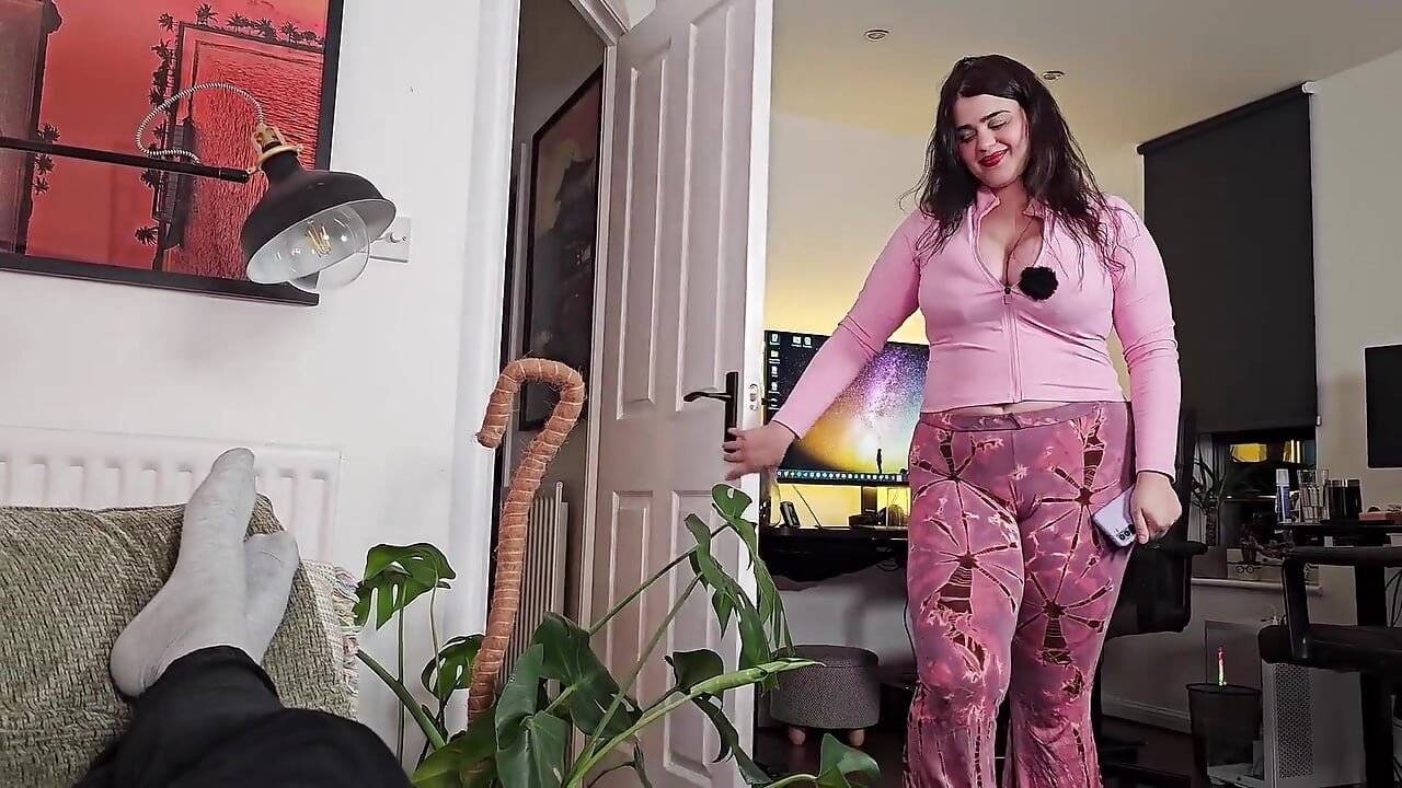 拉丁女不會停止騎著你內射，背著你老婆