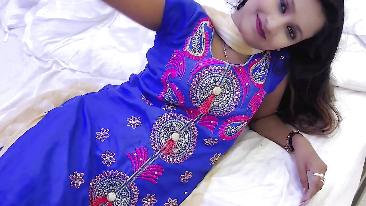 I make a blog and fucked my sister's friend at my house, a desi girl.