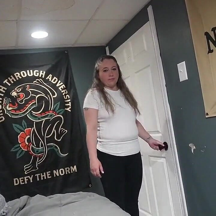 Colegas de quarto traindo namorada rabuda
