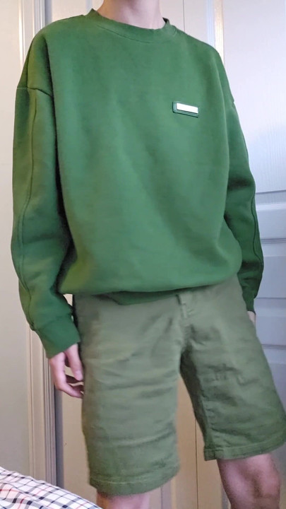 แน่นอนว่าการเต้นแก้ผ้าต้องเอาควยใหญ่ออก