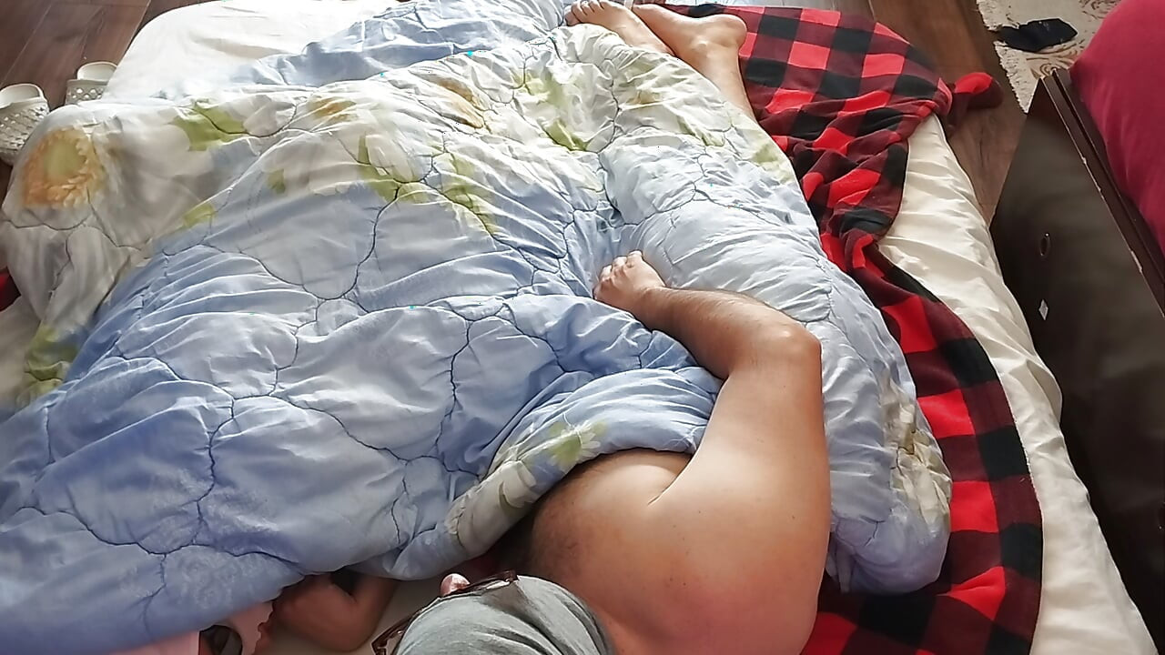 Foreplay in the bedroom with an amateur couple. Amateur MILF does naked yoga, hairy pussy, big ass, big tits.