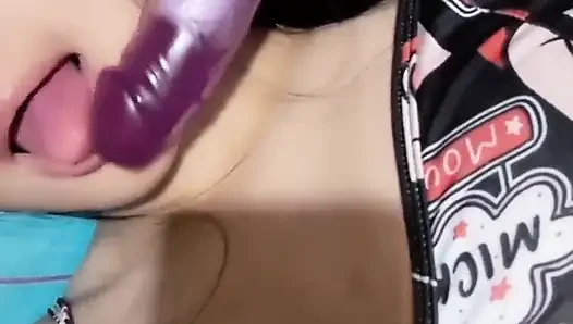 Japanese Girl Masturbating and Squirting