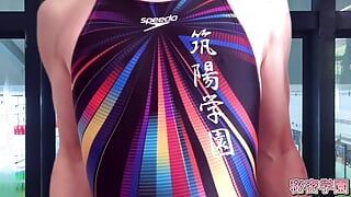 ¡Hice prestado el traje de baño del club de natación femenino y me masturbé! Traje de baño competitivo en la piscina, Secret Gakuen