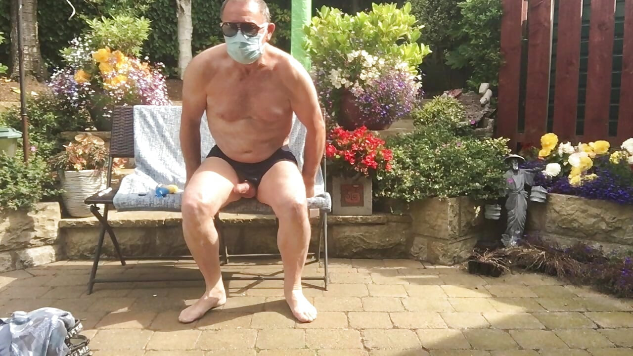Sunčanje i igra s dildom
