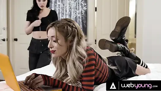Hot Whitney Wright Tries Hard To Fuck Crush Roommie Aiden Ashley After Being Told She's Not Her Type