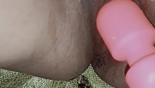 Baal saf karte huye bhabhi ji apni jhahate banate hai
