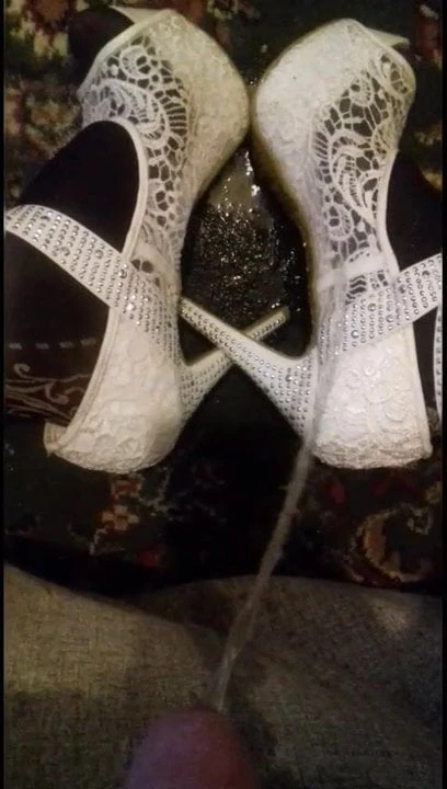 Pissing on my new HEELS xxx
