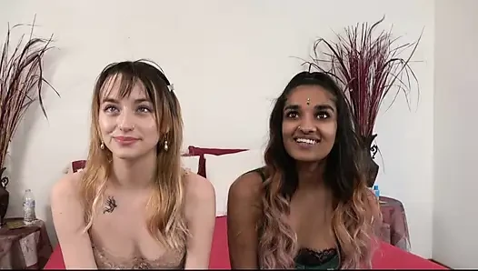 Memek sempit scarlett misty lana dan kama sutra si cewek hot amatir yang putus asa dientot habis-habisan sama kontol besar yang keras