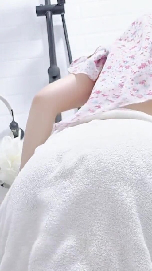 POV : Modest Hijabi Girl Towel Tease  Soft, Sensual & Playful. | Clip 1