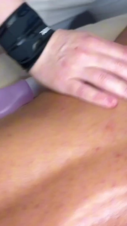 Peluda cara do Oriente Médio recebe sua primeira massagem com final feliz | Clipe 1