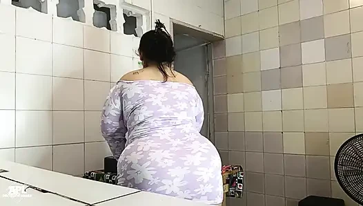 My stepson can't see me alone, he always has to reach for my vagina
