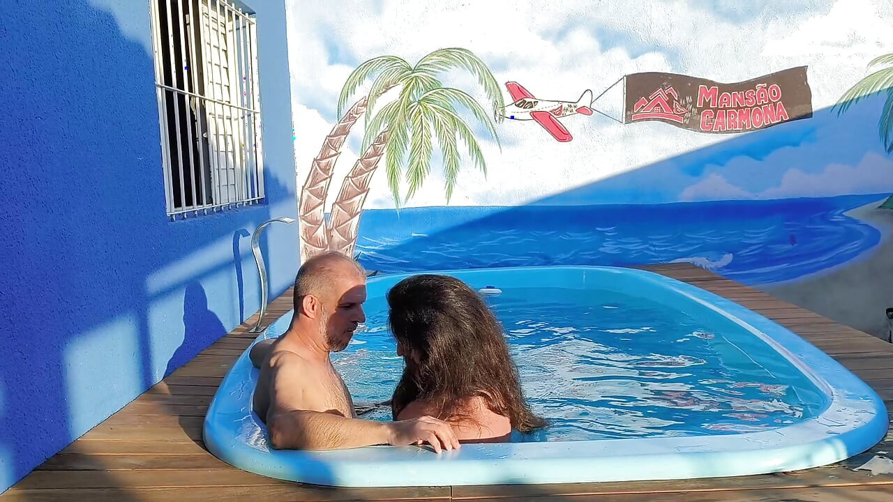 I Caught It in the Act My Stepfather Making Out with His Friend in the Pool