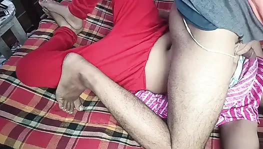 Tannu si kakak ipar india nyepong kontol abang iparnya dan lanjut memuaskan dahaga memeknya.