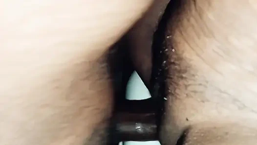 Симпатичные девушки играют романтично