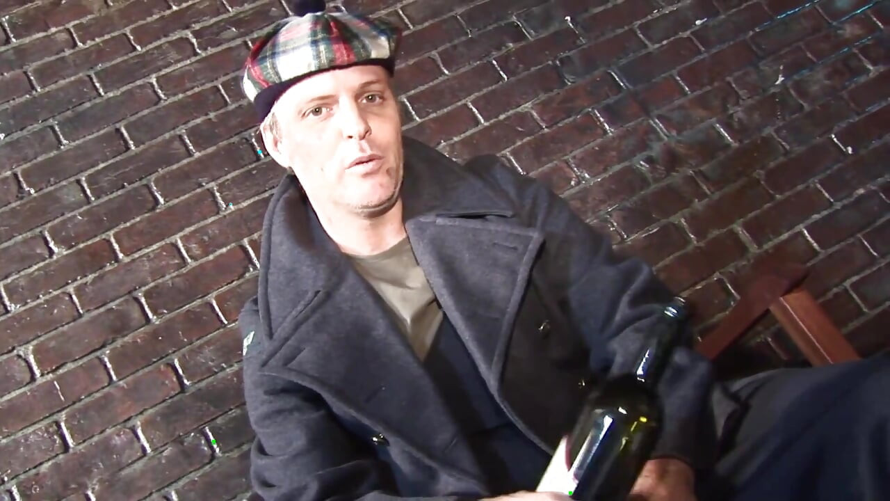 A kiéhezett csajokat megbasszák és arcravágják