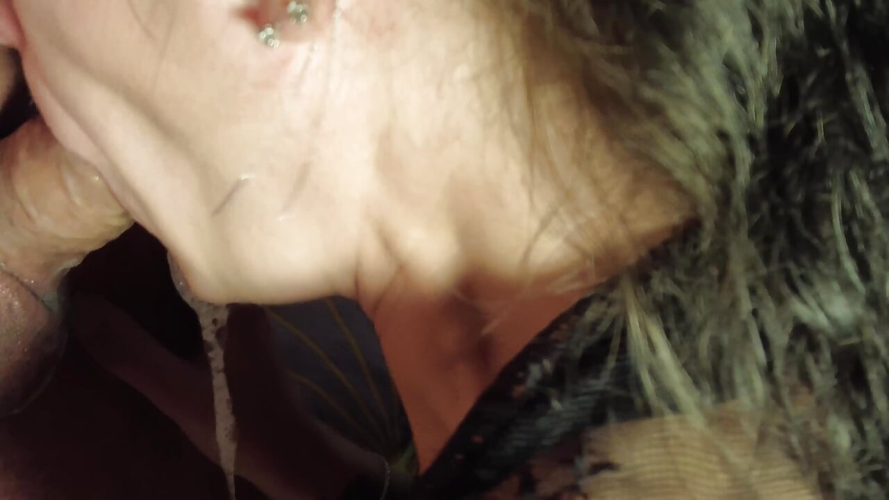 Submissive Stepsister Sucks My And Gets A Huge Cum Shot Right In Her Throat