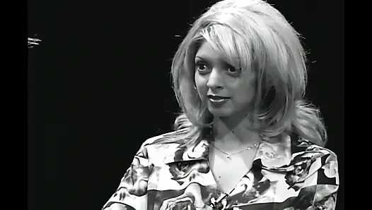 İnleyen kaltak sert yarağa biniyor