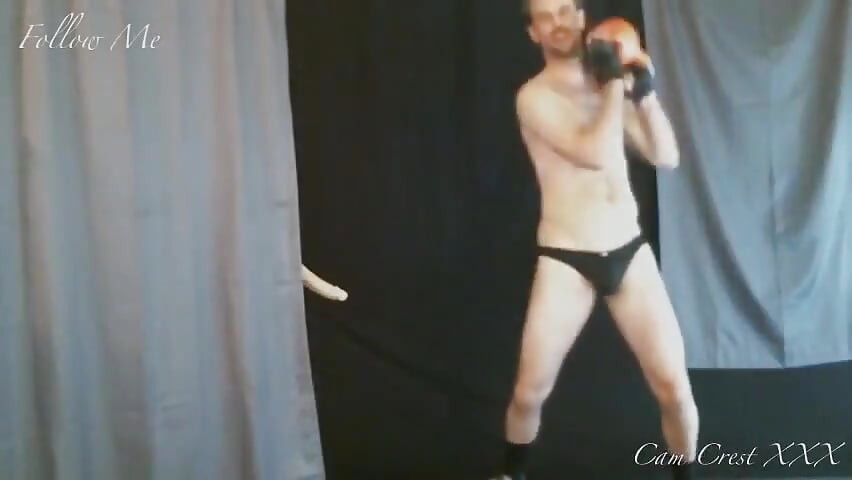 Latihan seksi pakai celana dalam thong