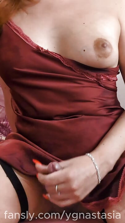 ygnastasia touching her self