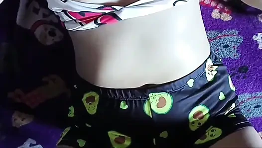 Wanita muda penurut masih belum puas